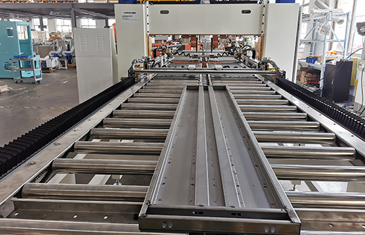 電梯門板焊接視頻