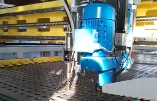 車廂自動(dòng)鉚接生產(chǎn)線