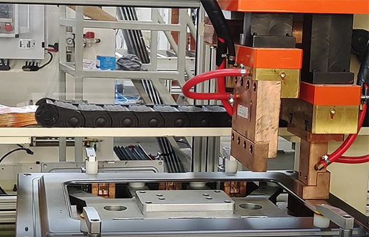 烤箱箱體焊接專機(jī)